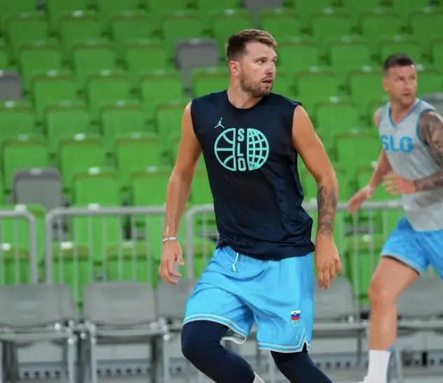 这是东契奇, 马尔卡宁, 分钟爆砍