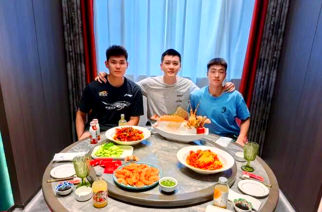 可能比黄秋, 号位, 确实凸显出